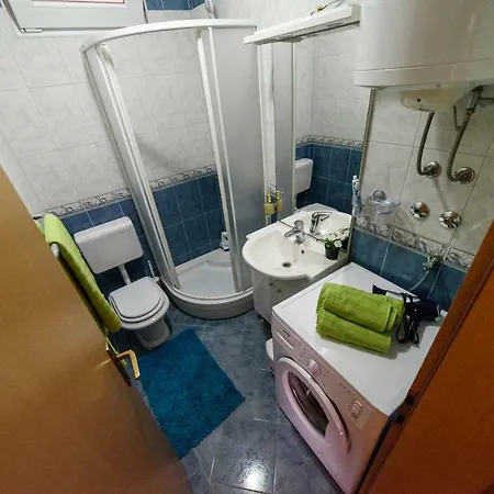Apartment Maras