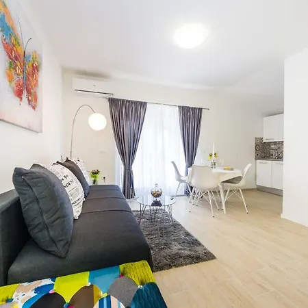 Apartment Maras *